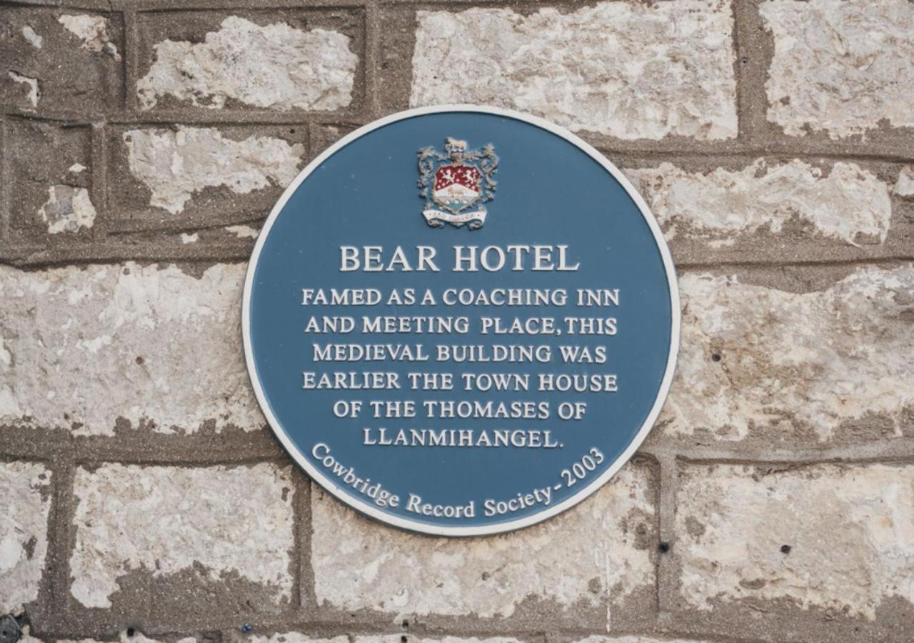 The Bear, Cowbridge Hotel Eksteriør billede