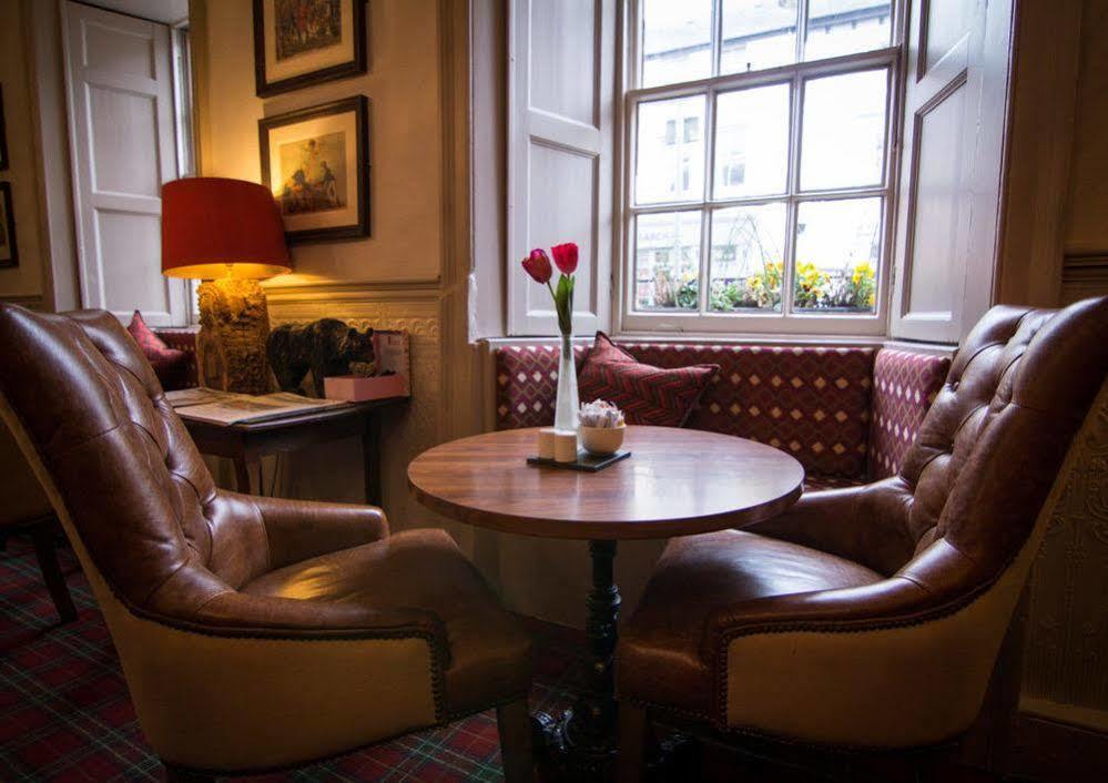 The Bear, Cowbridge Hotel Eksteriør billede